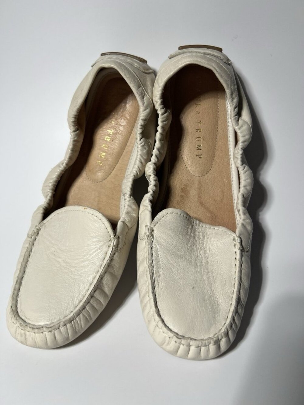 Ivanka Trump Women’s Leather Flats Size 8.5 Beige Ballet Shoes